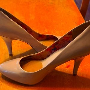 Size 10 feegalicious heals